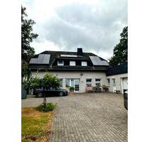 Traumhaftes Anwesen mit Pool, 2 Wohnungen & ca. 8.500 m² Wiese - Delbrück