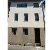 Haus zum mieten - 1.050,00&nbsp;EUR Kaltmiete, ca.&nbsp; 145,00&nbsp;m&sup2; in Idar-Oberstein (PLZ: 55743)