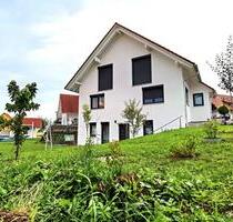 Einfamilienhaus (massiv) mit Einliegerwohnung Energieeffizienz A+ - Ühlingen-Birkendorf