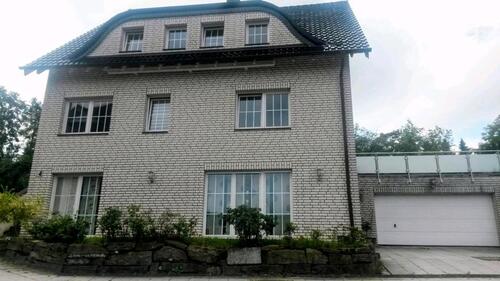 Foto - 2 Zimmer plus HWR, Badezimmer mit Wanne und Dusche, Terrasse