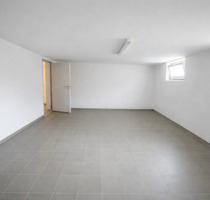 Lagerfläche (28,5 m²) mit Autozufahrt | Künzell-Dirlos