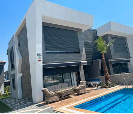 Foto - Langzeitmiete- 4-Zimmer-Villa mit privatem Pool in Kuşadası