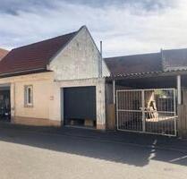 Kelterhaus mit Garage, Carport und großem Gewölbekeller - Armsheim