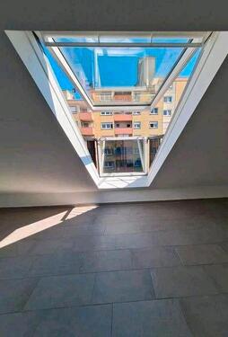 Foto - Schöne 2-Zimmer-DG-Wohnung mit Dachbalkon