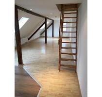 O113W5: Schöne 2-Raum-Maisonettewohung im Dachgeschoss in Teutschenthal