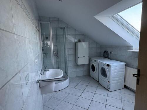 Foto - Gepflegte, frisch renovierte 2-Zimmer Dachgeschoss Whg.