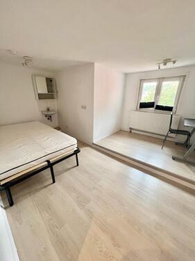 Foto - Möbliertes 13qm Zimmer in 5er WG - LB-Mitte