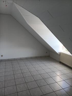 Foto - Dachgeschoßwohnung in Schwalbach zur Miete