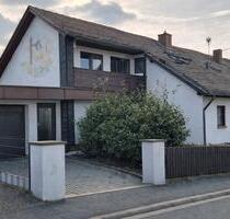 Große Doppelhaushälfte mit traumhaftem Blick über Altensittenbach - Hersbruck