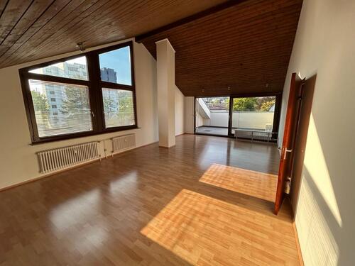 Foto - 3,5 Zimmer DG Wohnung mit Dachterrasse und Klimaanlage