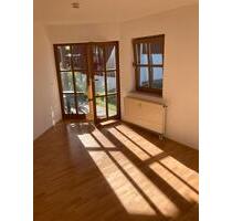 Helle Sonnige 2-Zimmer-Wohnung mit Stellplatz in Hillstett Rötz