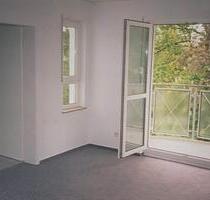 Bernau, provisionsfrei! 2 ZKB im Park mit Balkon+Stellplatz - Bernau bei Berlin
