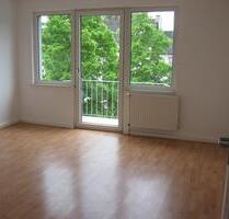 Helle Wohnung mit 73 qm und 1,5 Balkonen - Krefeld