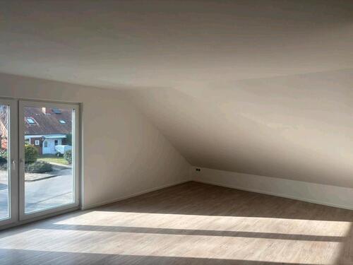 Foto - Biete 4 Zimmer Dachgeschoss Wohnung