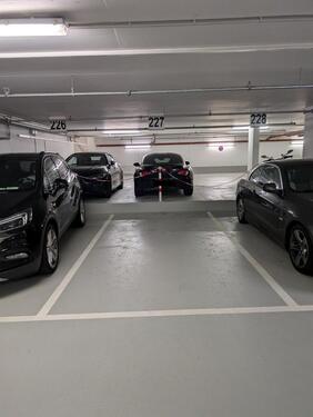 Foto - Tiefgaragenstellplatz - 150,00 EUR Miete,