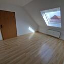 Foto - 2-Raum Wohnung im Dachgeschoss zu vermieten !