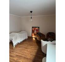 Praxis Raum - 280,00&nbsp;EUR Kaltmiete, ca.&nbsp; 30,00&nbsp;m&sup2; in Mülheim an der Ruhr (PLZ: 45470) Menden-Holthausen