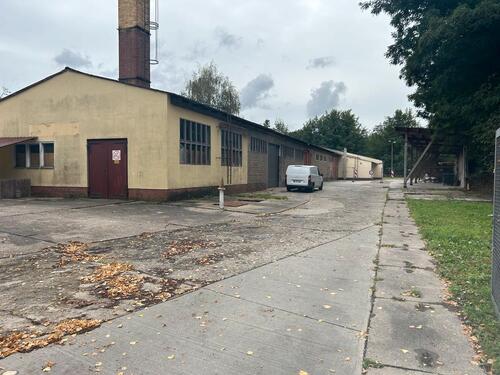 Foto - Lagerfläche zu vermieten: 390 m² Halle + 800 m² Außenbereich