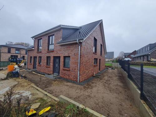 Foto - 4 Zimmer Haus DHH zum 01.04.2026 105 m2 KfW -55 EE