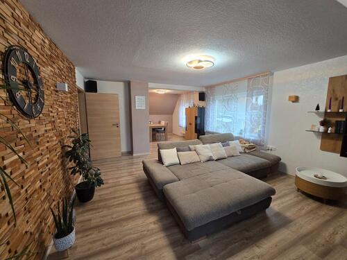 Foto - Helle 6-Zimmer Wohnung mit Garage+WB 10 KvP PV Anlage