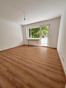 Foto - Kernsanierte 2,5-Zimmer-Wohnung mit Balkon