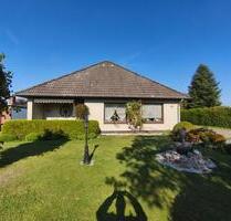 Gepflegtes Einfamilienhaus mit Garten, Garage und Carport - Hemmingstedt