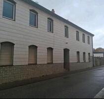 Mehrfamilienhaus - 46.000,00 EUR Kaufpreis, ca. 300,00 m² in Schöppenstedt (PLZ: 38170) Mehrfamilienhaus - 46.000,00 EUR Kaufpreis, ca. 300,00 m² in Schöppenstedt (PLZ: 38170)