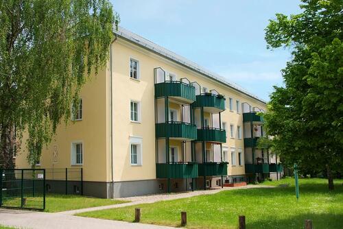 Foto - Geräumige 3-Raum Wohnung im Erdgeschoss mit Balkon zu vermieten.