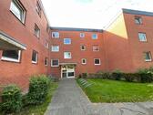 Foto - 2 Zimmer-Wohnung mit Balkon und Tageslichtbad mit Wanne im Erdgeschoss (Hochparterre)