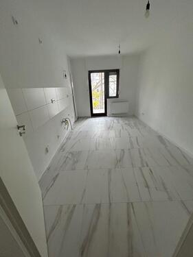 Foto - Neu sanierte 3 Zimmerwohnung ohne Einbauküche mit Balkon