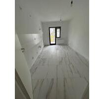 Neu sanierte 3 Zimmerwohnung ohne Einbauküche mit Balkon - Mannheim Almenhof