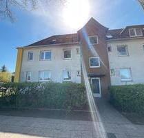 2 Zimmer-Wohnung mit modernisiertem Tageslichtbad und Dusche - Lübeck Kücknitz