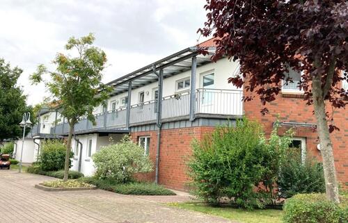 Foto - *Mit kleiner Terrasse, umgeben von Grünflächen*