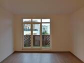 Foto - Anfragen NUR per E-Mail. Große, renovierte, sonnige 3-Zi-Wohnung mit perfektem Grundriss.