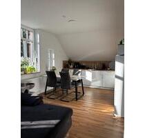 Dachgeschosswohnung mit Balkon und Blick ins Grüne in Rechtsupweg - Upgant-Schott