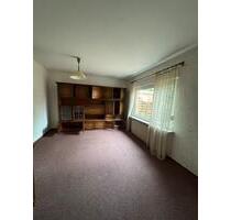 10 Zimmer, Küche, Bad ab sofort frei - Hesel