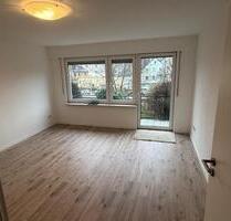 Sanierte 2-ZW mit Balkon & TG-Stellplatz in Stuttgart-Bad Cannsta