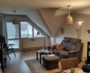 Gepflegte 2-Zimmer-Dachgeschosswohnung mit Loggia, Fernblick - Nidda