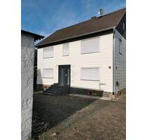 Bauernhaus mit Garten und Scheune - Romrod