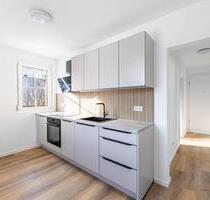Erstbezug nach Sanierung – Voll möblierte 2-Zimmer-Wohnung mit Terrasse & Stellplatz - Nürnberg Erlenstegen
