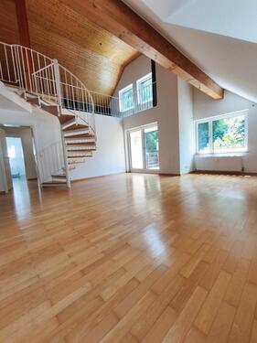 Foto - Großzügige Galeriewohnung – 2 TG-Stellplätze – Provisionsfrei