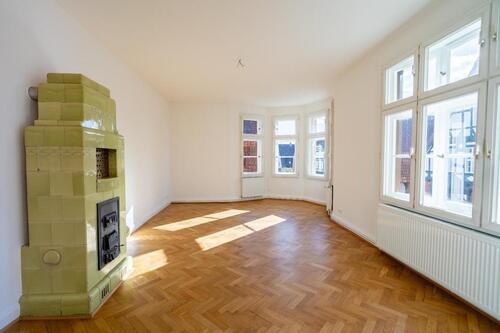 Foto - Vollständig sanierte großzügige Jugendstil-Altbauwohnung