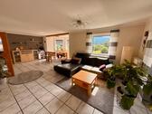 Foto - 4 Zi. Wohnung mit Einbauküche, Terrasse und sehr großen Garten