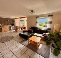 4 Zi. Wohnung mit Einbauküche, Terrasse und sehr großen Garten - Arrach