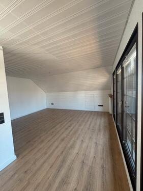 Foto - 3 Zimmer Dachgeschoßwohnung zur Miete in Niedernberg