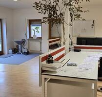 Gewerbeimmobilie in Anger - 1.610,00&nbsp;EUR Kaltmiete, ca.&nbsp; 9,33&nbsp;m&sup2; in Anger (PLZ: 83454)