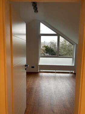 Foto - luxuriös sanierte 2ZKDB 60qm DG-Wohnung in Duisburg- Buchholz