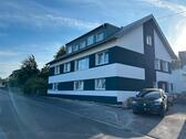 Foto - Großzügige, neu sanierte 5-Zimmer-Wohnung mit Balkon