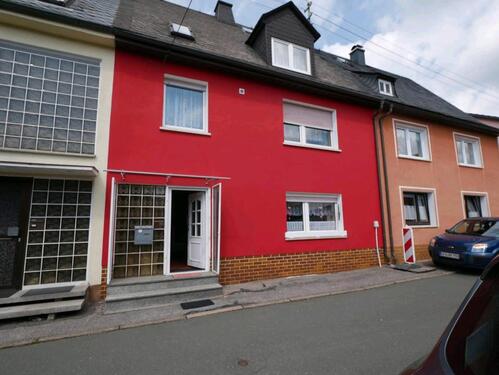 Foto - Haus mit 2 Garage - 920,00 EUR Kaltmiete, ca.  111,00 m²