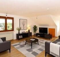 Ruhig, hell, einladend: 4-Zimmer-Wohnung mit Balkon in Künzell